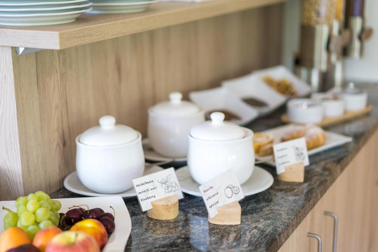 Garni Schorneck Bed & Breakfast Brunico Ngoại thất bức ảnh
