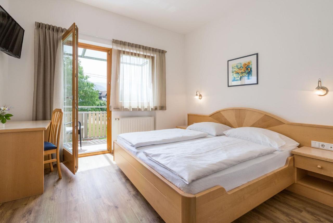 Garni Schorneck Bed & Breakfast Brunico Ngoại thất bức ảnh