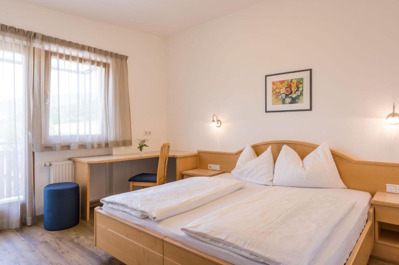 Garni Schorneck Bed & Breakfast Brunico Ngoại thất bức ảnh