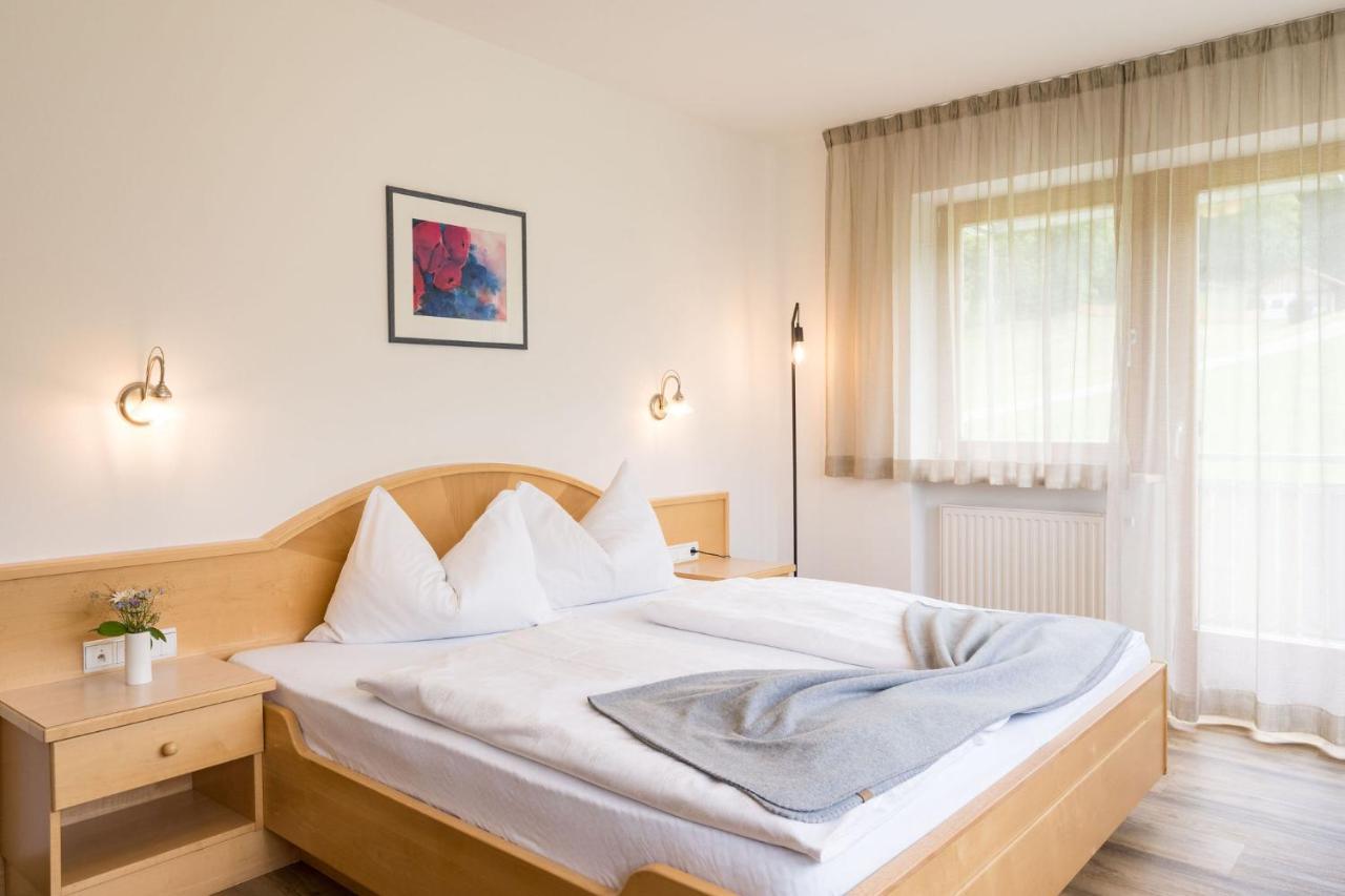 Garni Schorneck Bed & Breakfast Brunico Ngoại thất bức ảnh