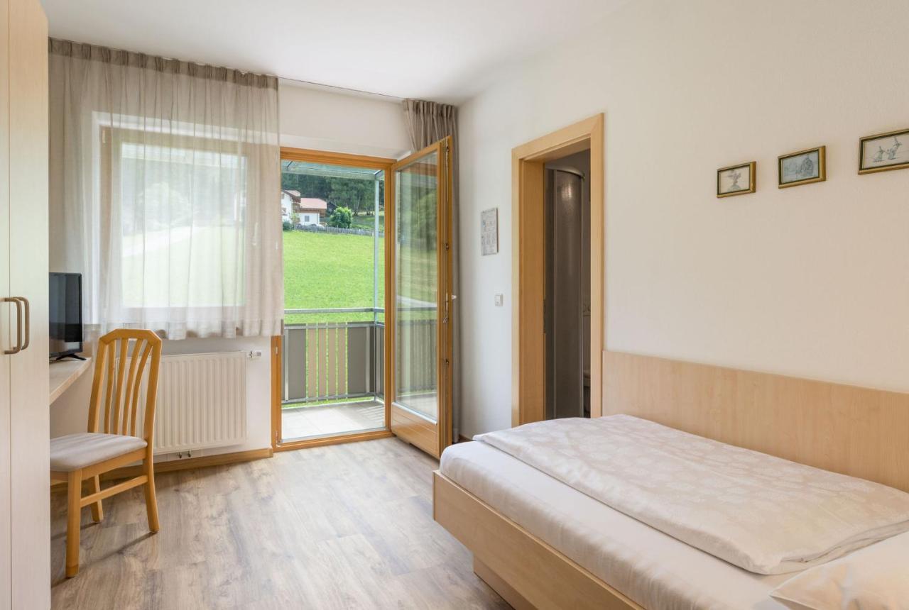 Garni Schorneck Bed & Breakfast Brunico Ngoại thất bức ảnh