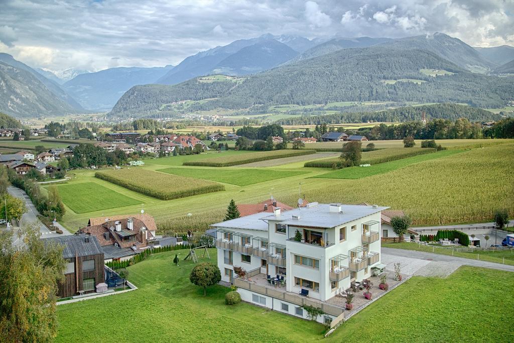 Garni Schorneck Bed & Breakfast Brunico Ngoại thất bức ảnh